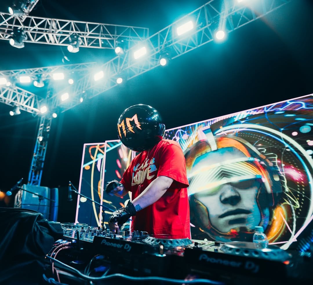 DJ Maskbox live performance